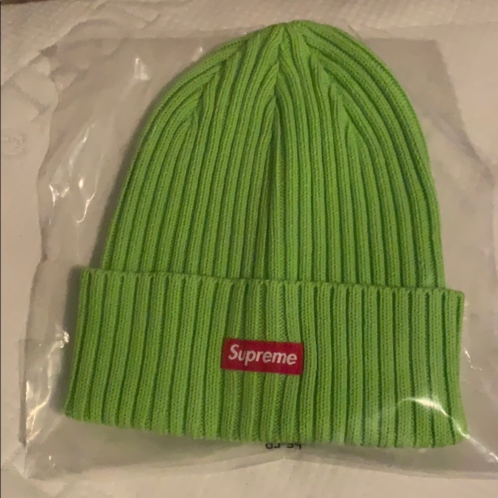 SUPREME NEON GREEN OVERDYED BEANIE